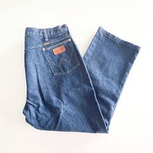 Wrangler Mens Five Pocket Mid-Rise Straight Leg Jeans Medium Wash Blue 40 Hemmed